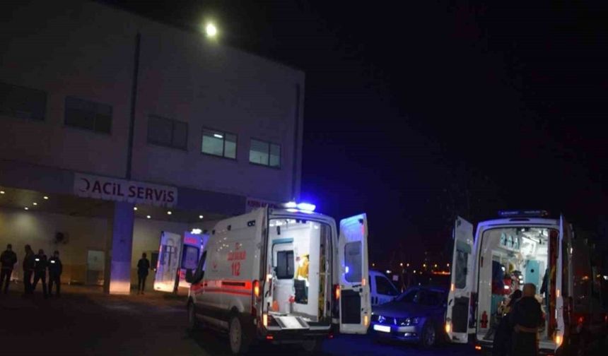 Kız Grupları Arasında Bıçaklı Kavga: 2 Yaralı