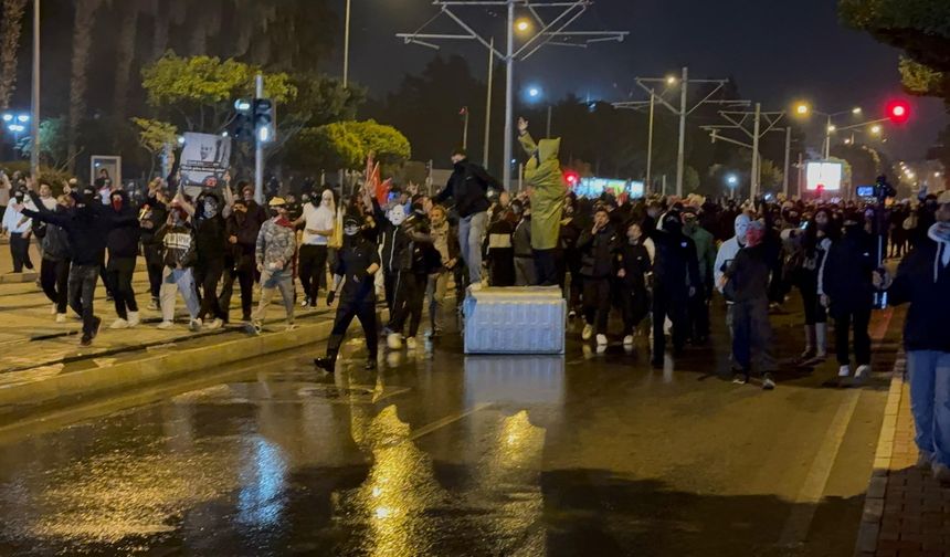 İmamoğlu protestosunda göstericilere TOMA'lı müdahale; 15 gözaltı
