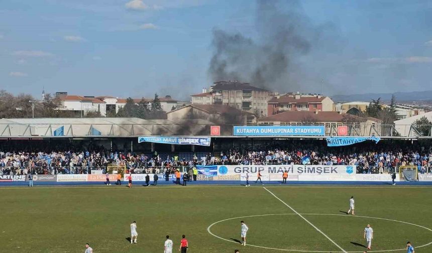 Bursaspor-Kütahyaspor maçında yangın paniği