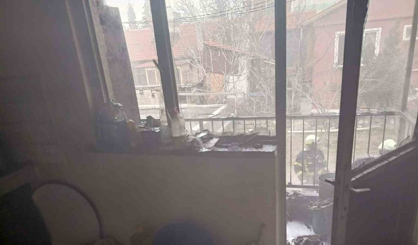 Isparta’da 2 katlı evde yangın