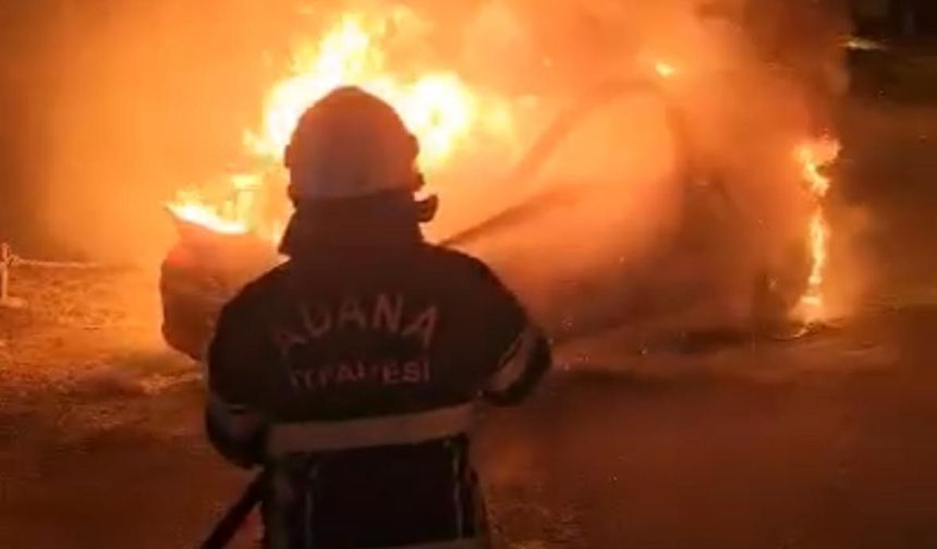"Psikolojim Bozuk" Diyerek Annesinin Otomobilini Ateşe Verdi