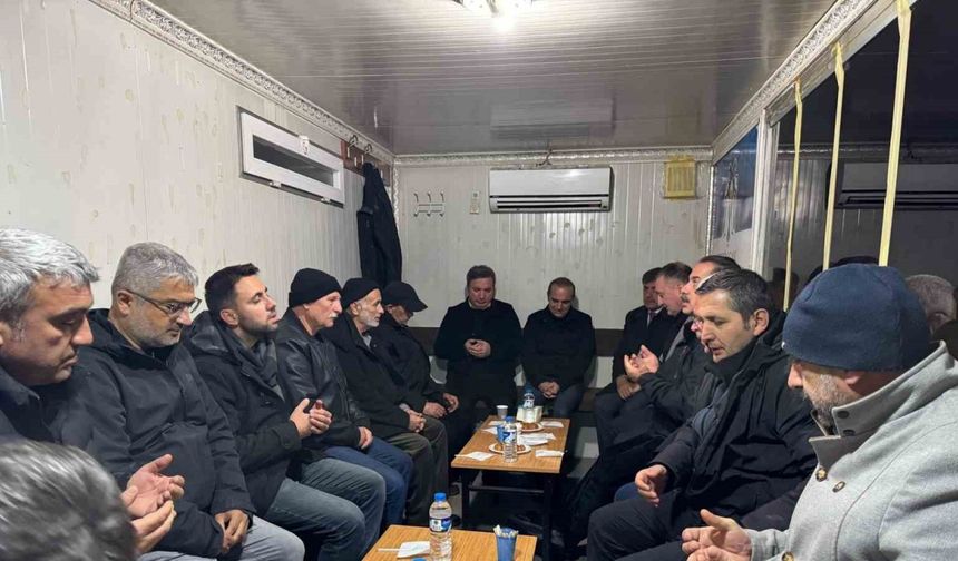 Vali Aydoğdu, Demirci ve Dayıkaraca ailelerine taziyede bulundu