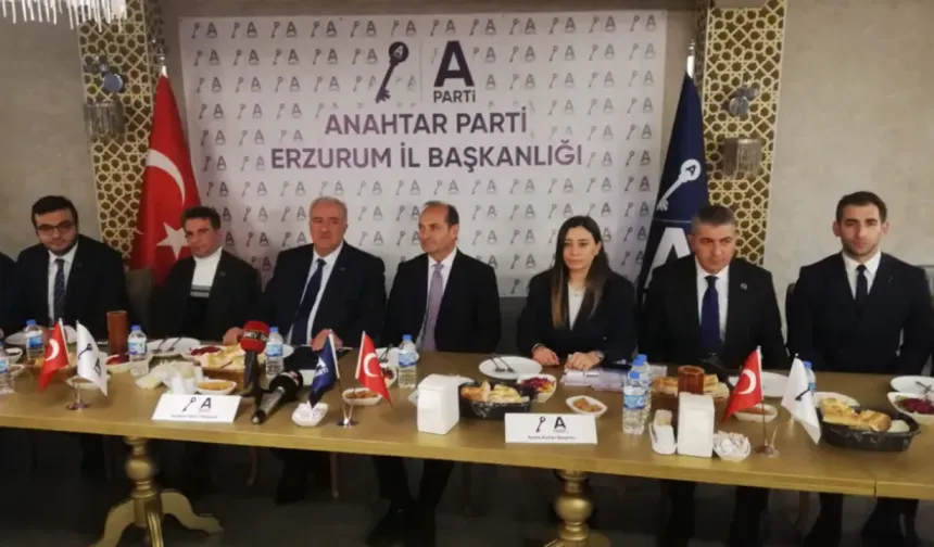 Anahtar Parti Erzurum Teşkilatı Yönetim Kurulunu Tanıttı