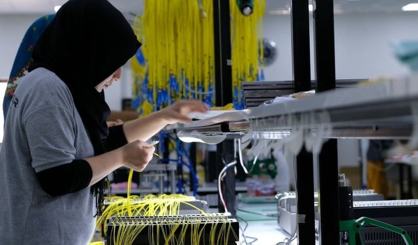 Ücretli çalışan sayısı yıllık yüzde 1,1 arttı