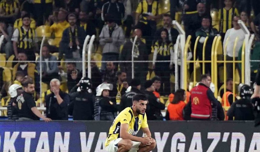 Fenerbahçe evinde 10 puan kaybetti