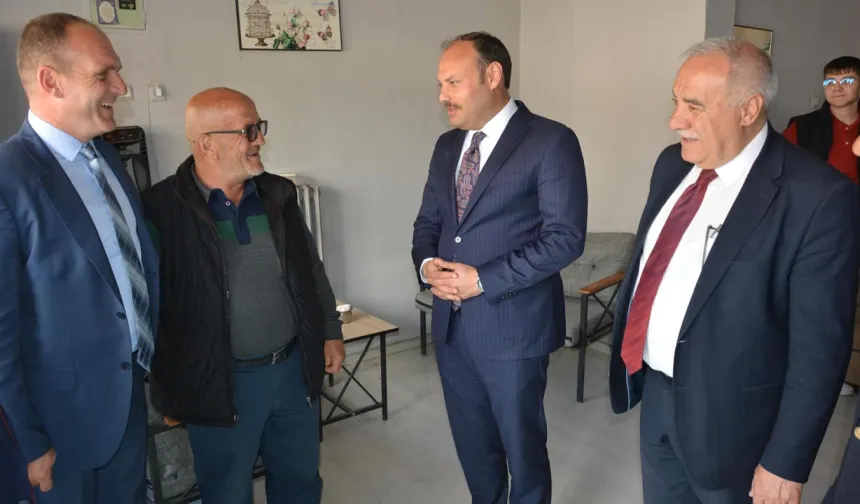 MHP Erzincan Teşkilatı Tercan, Mercan ve Çadırkaya’da Esnafla Buluştu