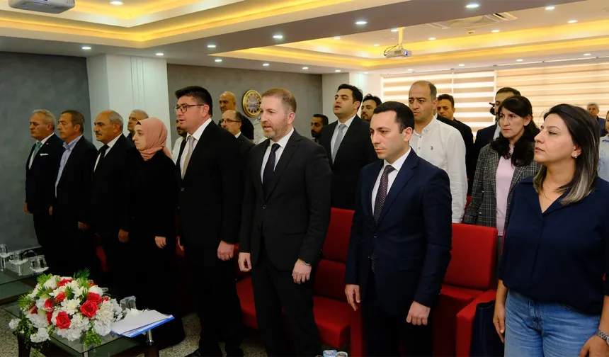 'Yabancı yatırım düşünüyorsanız, yabancı olmayan Azerbaycan'a gelin'