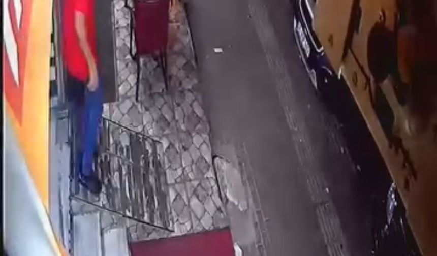Gazın verildiği motosiklet, masa ve sandalyelere çarptı