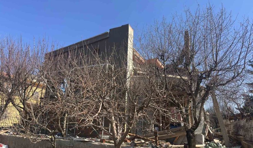 İnşaat alanında çökme: 1'i ağır, 2 yaralı