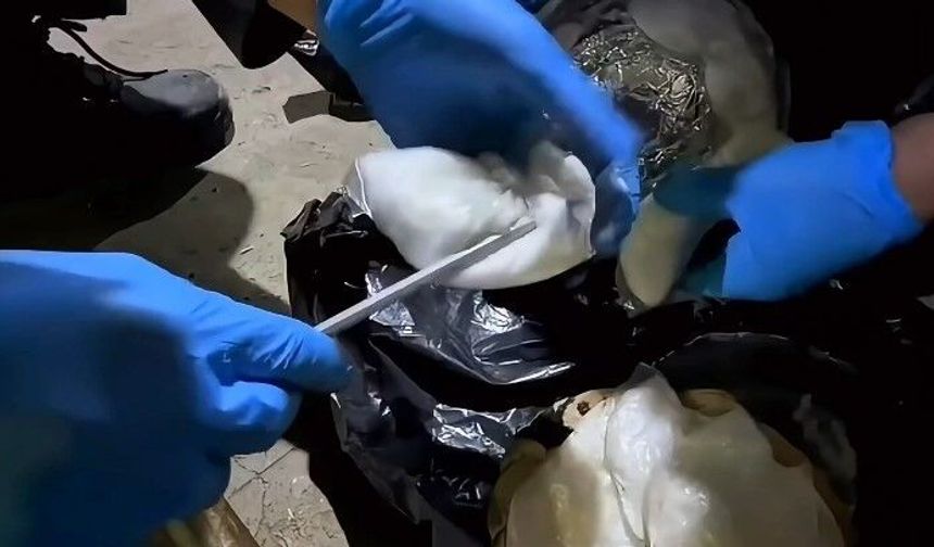 İran’dan Gelen Araçta 8 Kilo 300 Gram Metamfetamin Ele Geçirildi