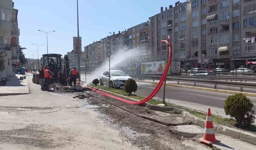 Anaokulunda korkutan olay: Rüzgarın savurduğu tabela öğretmenin başına düştü
