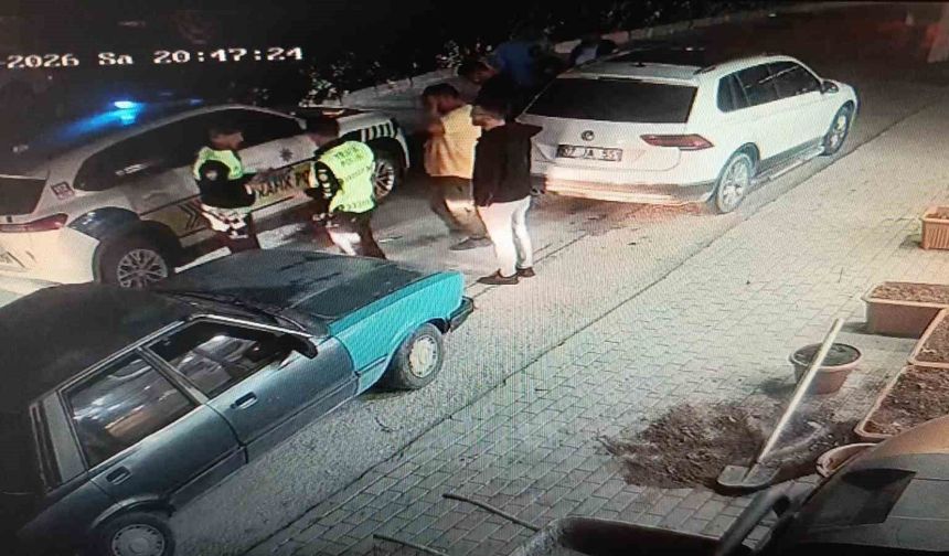 Elektrikli Bisiklet Otomobil Kapısına Çarptı: Kaza Kameraya Yansıdı
