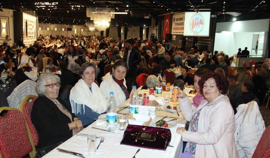 Erzincanlılar İzmir'deki dayanışma gecesinde bir araya geldi