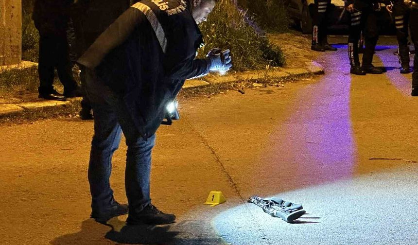 Film Gibi Polis Çatışması: 3 Sokak Boyunca Süren Olayda Şüpheli Okul Önünde Etkisiz Hale Getirildi