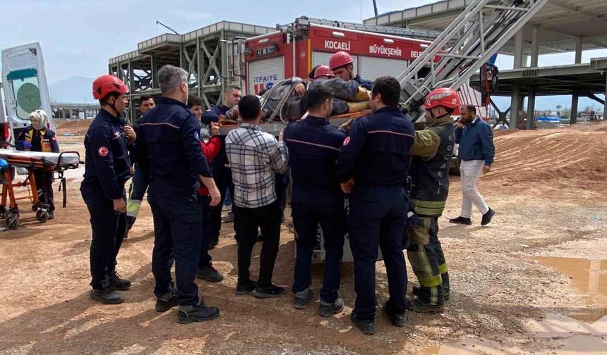 İnşaatta Beton Perdah Makinesi Faciası: İşçi Ağır Yaralandı