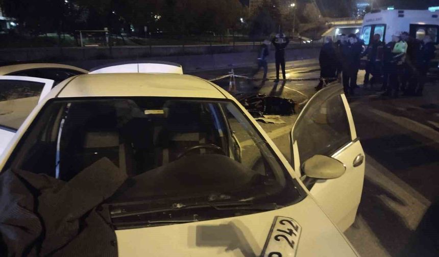 Karayolu’nda Feci Kaza: Emniyet Şeridinde Yemek Alan Sürücü Hayatını Kaybetti