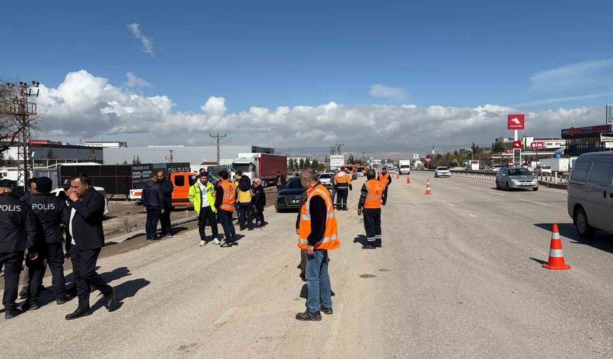 Köprü Direğine Çarpan Halk Otobüsü Faciası: 5 Ölü, 15 Yaralı