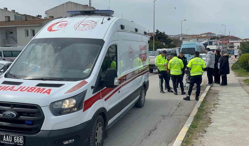 Otomobil ile motosiklet çarpıştı: Aynı aileden 2 kişi yaralandı