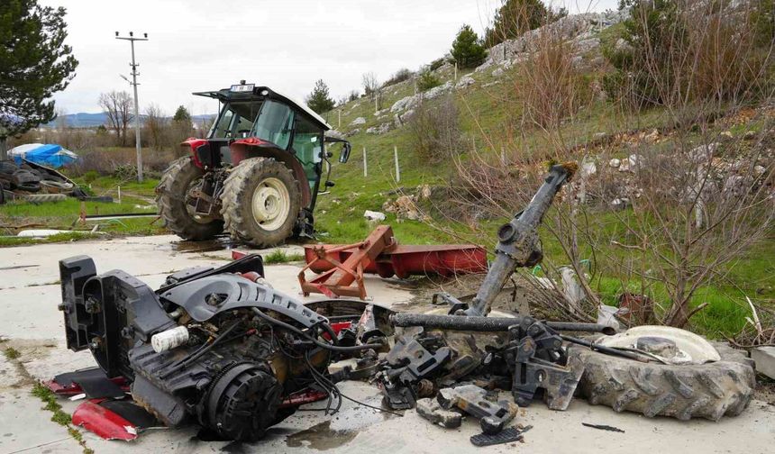 Traktör İkiye Bölündü! Feci Kazada 5 Yaralı, Hamile Kadının Durumu Kritik