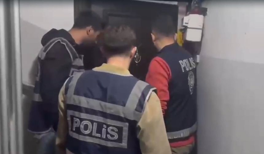 Firari hükümlü saklandığı gardıropta yakalandı
