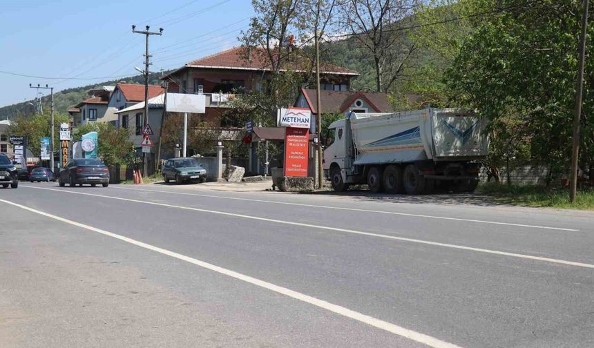 Çöp kamyonu altında kalan kadın hayatını kaybetti