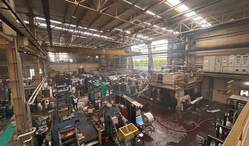 Fabrikanın buhar kazanı patladı, ortalık savaş alanına döndü: 1'i ağır 8 yaralı