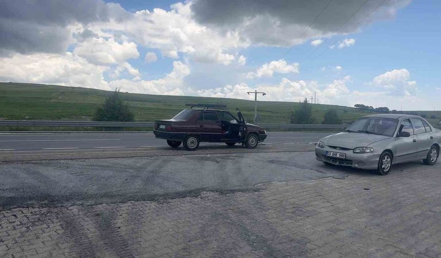 İki otomobilin çarpıştığı kazada bir kişi yaralandı