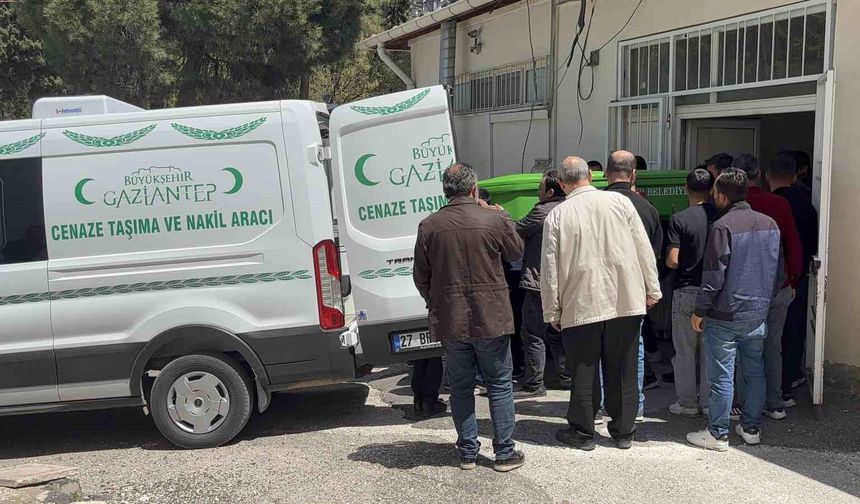 Komşusu tarafından bıçaklanan genç hayatını kaybetti