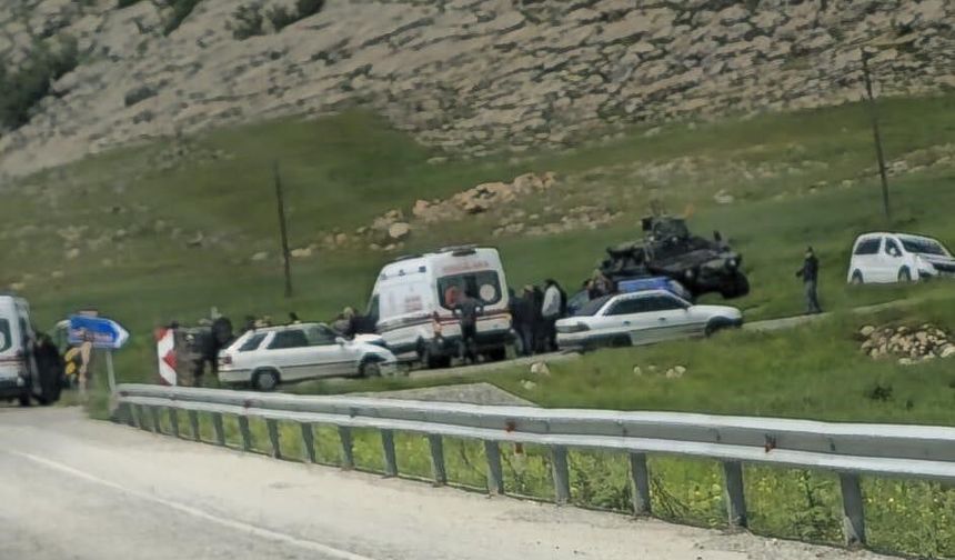 Mezuniyet kutlamasına giden öğrenciler kaza yaptı: 6 yaralı