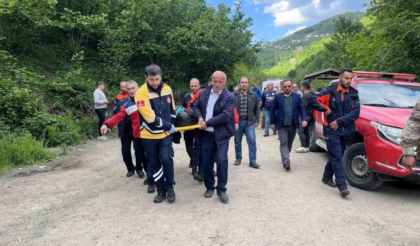 Şelale göletine giren çocuk boğuldu