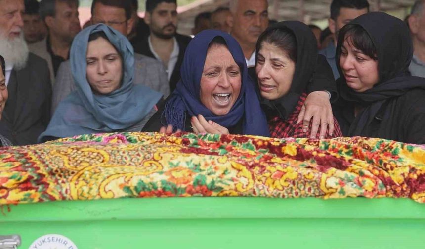 Selde evladını kaybeden annenin 'Yavrum polis olacaktın, nereye gidiyorsun sınavın geliyordu' sözleri yürekleri dağladı