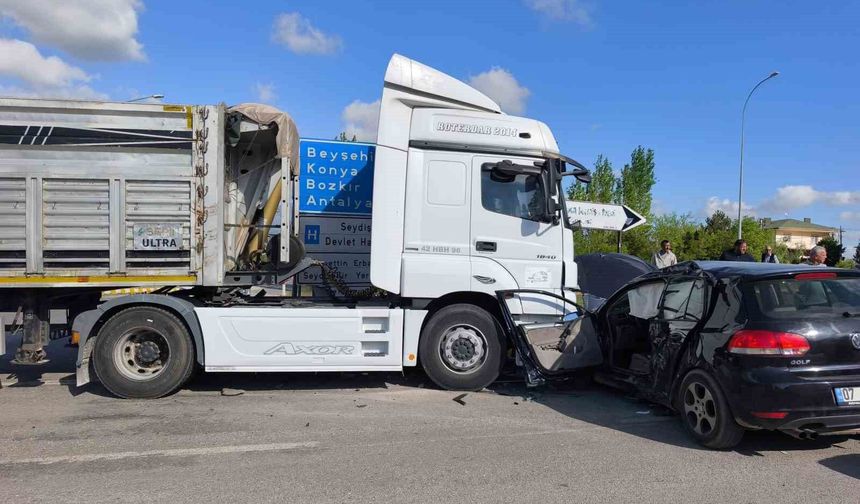 Tır ile otomobil çarpıştı: 1 yaralı