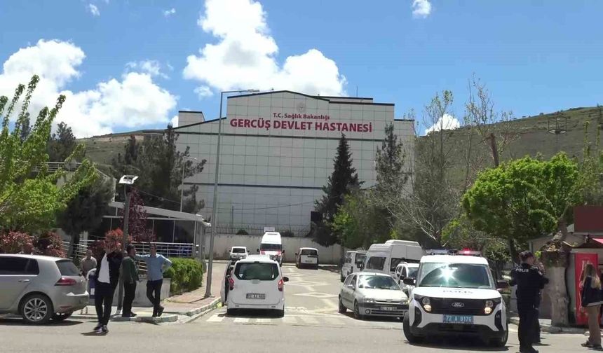 Yolun karşısına geçerken hafif ticari aracın çarptığı çocuk ağır yaralandı