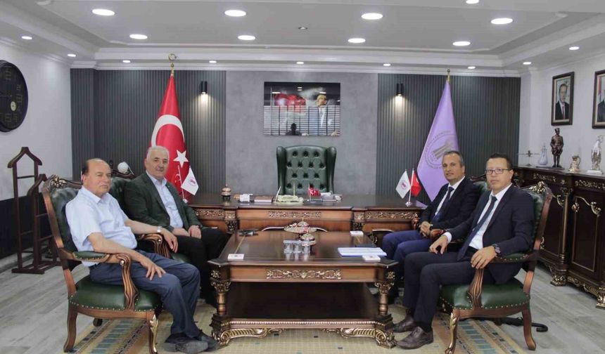Defterdar Özdemir, esnaf temsilcileriyle bir araya geldi