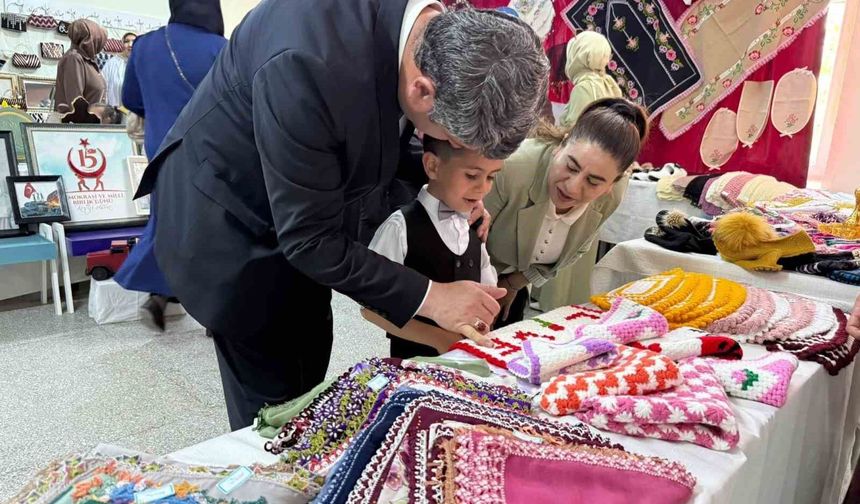 Erzincan'da Halk Eğitim kursiyerlerinin eserleri görücüye çıktı