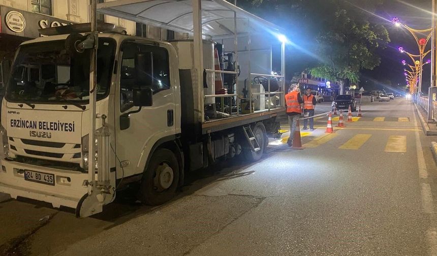 Erzincan’da Yaya Güvenliği İçin Yol Çizgileri Yenileniyor