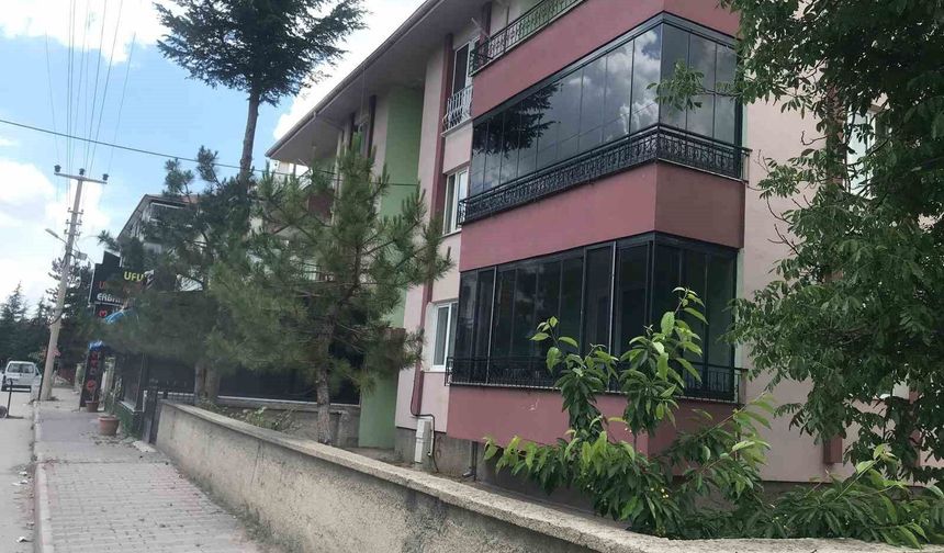 Kan Donduran Cinayet: Yalnız Yaşayan Kadın Evinde Öldürüldü