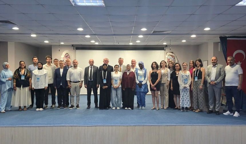 EBYÜ'de Türkçe Yaz Okulu öğrencilerine sertifikaları verildi