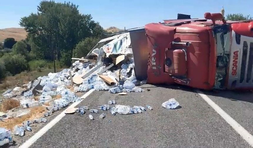 Elazığ'da su yüklü tır yan yattı: 1 yaralı