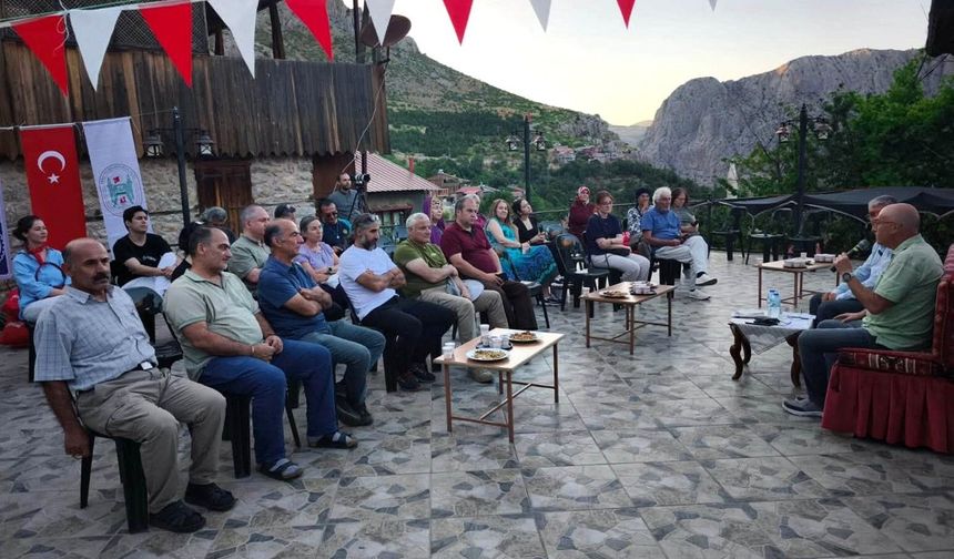 Erzincan Kemaliye’de “Yaşayan Kütüphane Söyleşisi” Düzenlendi