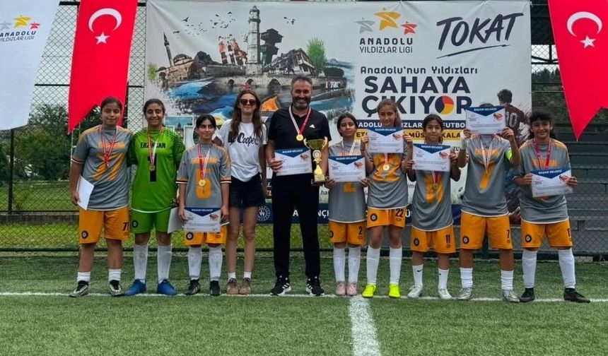 Erzincan Kız Futbol Takımı Türkiye Şampiyonu Oldu