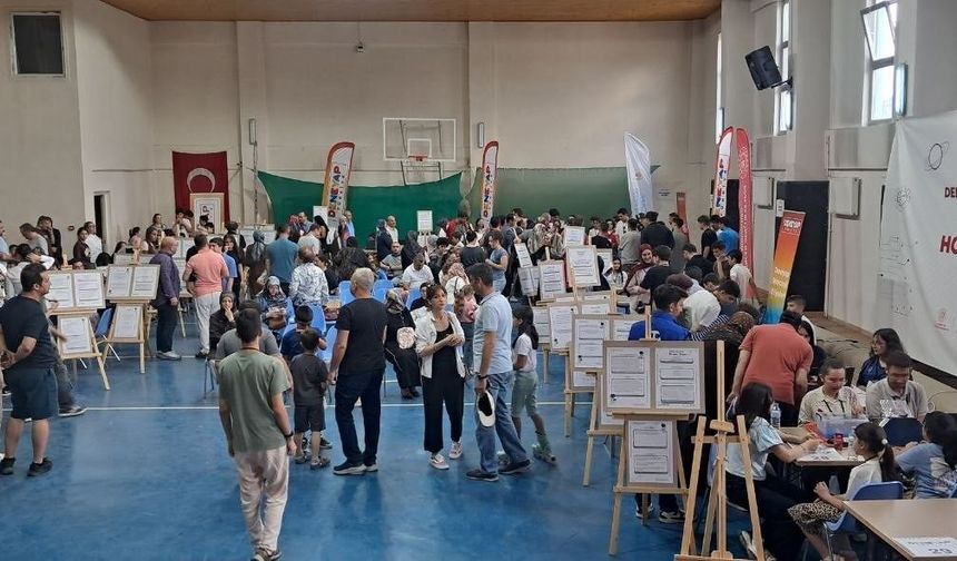 Erzincan'da bilim ve teknoloji rüzgârı: 28 proje jüri karşısına çıktı