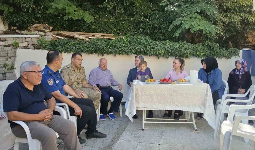 Erzincan'da Kıbrıs gazisine minnet ziyareti