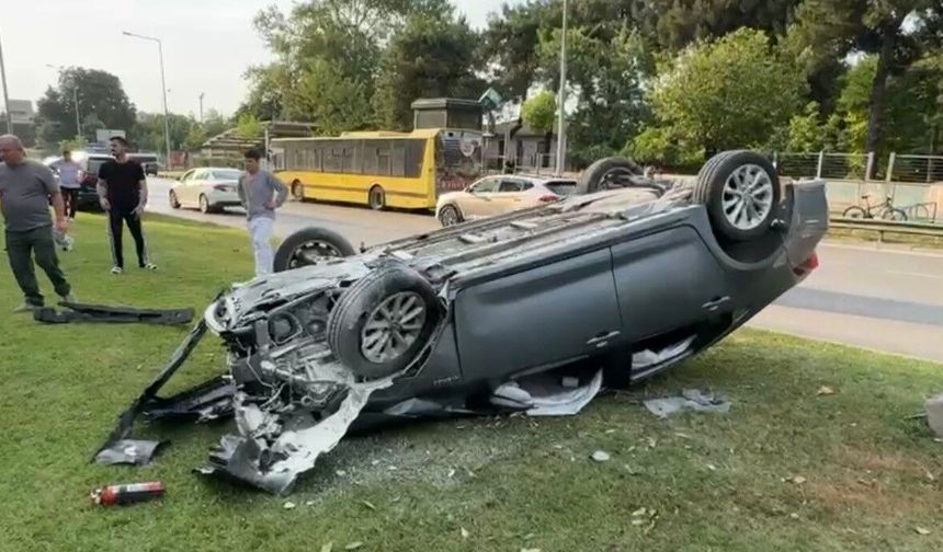 Takla atan araçtan burunları kanamadan çıktılar