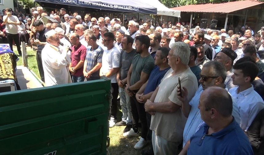 Trafik kazasında hayatını kaybeden karı koca toprağa verildi