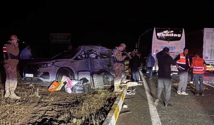 Erzincan’da Otobüs ile SUV Çarpıştı: 1’i Ağır 7 Yaralı
