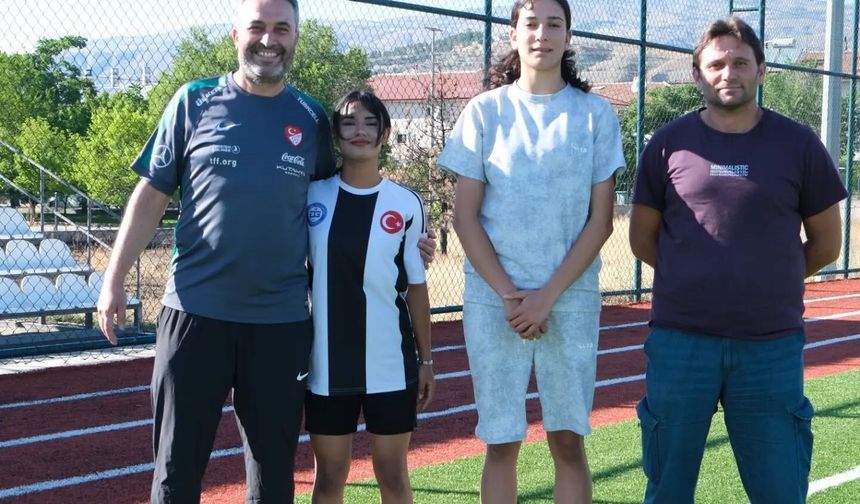Erzincanlı 2 sporcu U-17 Kız Milli Takımı Kampına davet edildi