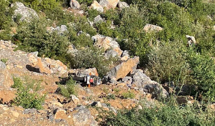 Motosiklet uçuruma yuvarlandı: 1 ölü, 1 yaralı