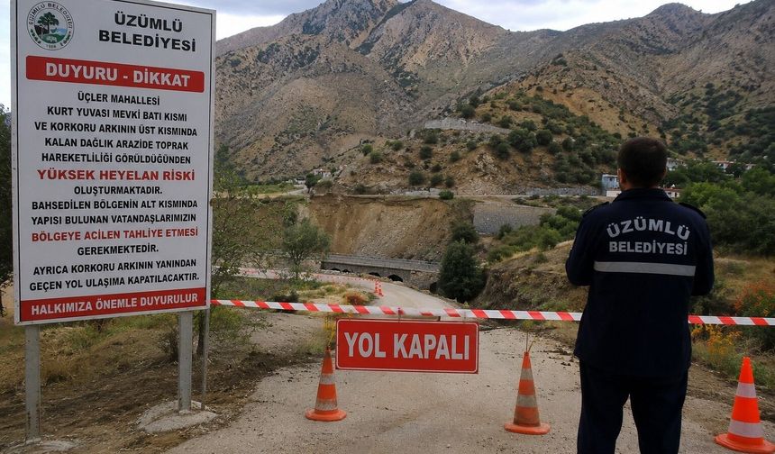 Üzümlü'de heyelan riski nedeniyle bazı yapılar için tahliye uyarısı