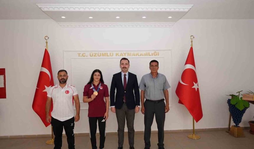 Üzümlü’nün Gururu Elvira Kamaloğlu Altın Madalyayla Döndü